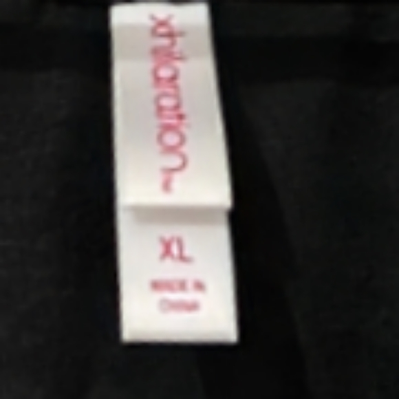 🍁 Xhilaration Short Sleeve Lightweight Sweater in Black with Lace Detail - Picture 6 of 6